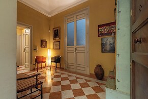 Amari Elegant Apartment