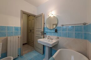 Amari Elegant Apartment