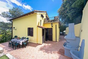 Villa Monte Enrico - Pool And Whirlpool
