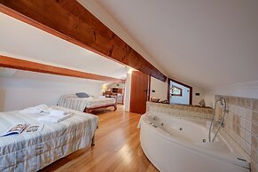 Villa Monte Enrico - Pool And Whirlpool