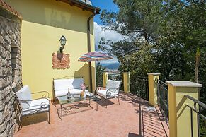 Villa Monte Enrico - Pool And Whirlpool