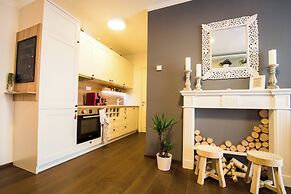 Escape to Wellness Your Lakeside Apartment Awaits