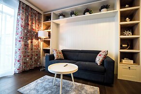 Escape to Wellness Your Lakeside Apartment Awaits