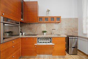 Apartment Filtry With Parking by Renters