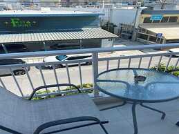 Cozy Apartment With two Bedrooms With a sea View