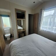 Beachside Holiday Retreat - Sleeps 6 & Parking