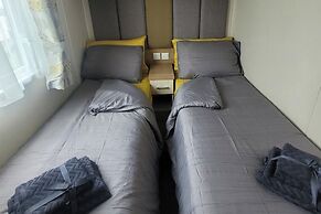 Beachside Holiday Retreat - Sleeps 6 & Parking