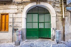 Quartieri Spagnoli Modern Flat by Wonderful Italy