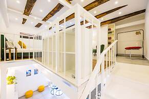 Quartieri Spagnoli Modern Flat by Wonderful Italy