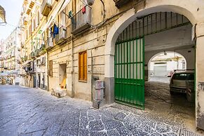 Quartieri Spagnoli Modern Flat by Wonderful Italy