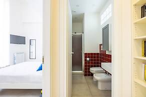 Quartieri Spagnoli Modern Flat by Wonderful Italy