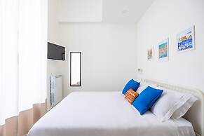 Quartieri Spagnoli Modern Flat by Wonderful Italy