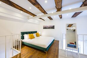 Quartieri Spagnoli Modern Flat by Wonderful Italy