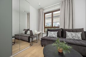 Family 3-bedroom Apartment by Renters