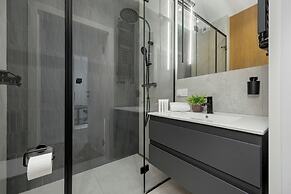 Family 3-bedroom Apartment by Renters