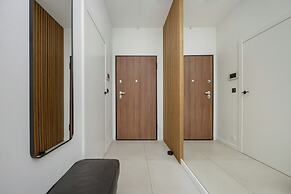 Family 3-bedroom Apartment by Renters