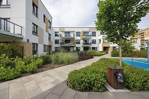 Family 3-bedroom Apartment by Renters