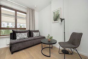 Family 3-bedroom Apartment by Renters