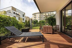 Family 3-bedroom Apartment by Renters