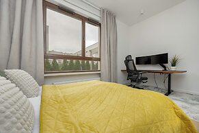 Family 3-bedroom Apartment by Renters