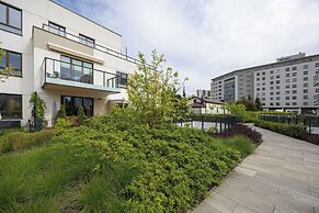 Family 3-bedroom Apartment by Renters