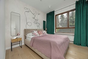 Family 3-bedroom Apartment by Renters