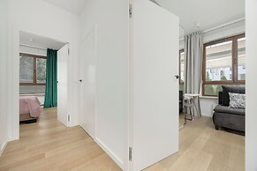 Family 3-bedroom Apartment by Renters