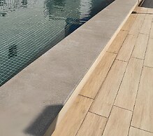 Downtown Budget Refuge