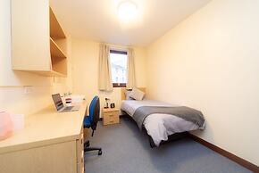 JOIVY Inviting flat near Edinburgh Castle - Adults Only