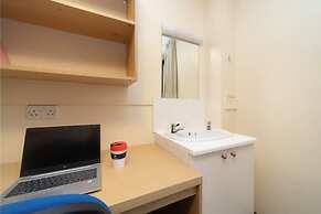 JOIVY Inviting flat near Edinburgh Castle - Adults Only