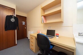 JOIVY Inviting flat near Edinburgh Castle - Adults Only