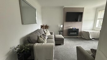 Romford Cozy Retreat