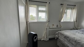 Romford Cozy Retreat