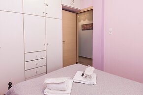 Classic Koukaki Living 2 Bd with Balcony