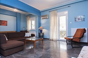 Classic Koukaki Living 2 Bd with Balcony