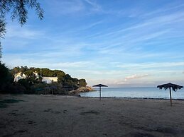 Marikes Beach Apartment