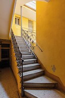 Modern Apartment with Mezzanine