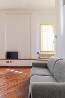 Modern Apartment with Mezzanine