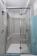 Modern Apartment with Mezzanine