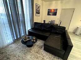 Cozy Bracknell Apartment With Modern Amenities