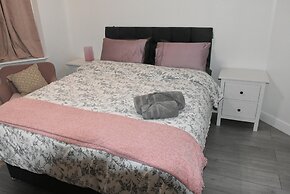 Charming Wembley Home Near Wembley Stadium