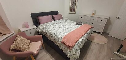 Charming Wembley Home Near Wembley Stadium