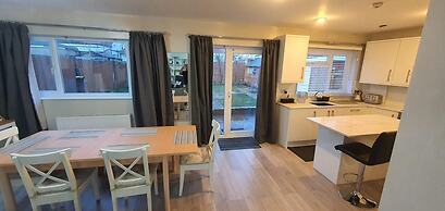 Charming Wembley Home Near Wembley Stadium