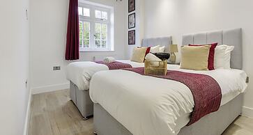 Ragan Court Apartments in Aldershot