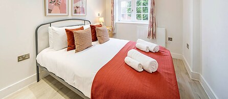 Ragan Court Apartments in Aldershot