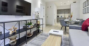 Ragan Court Apartments in Aldershot
