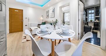 Ragan Court Apartments in Aldershot