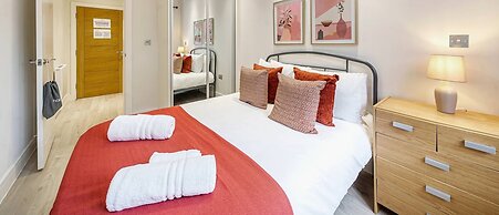 Ragan Court Apartments in Aldershot