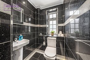 Ragan Court Apartments in Aldershot