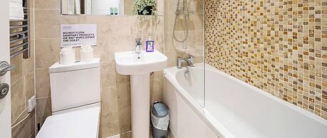 Ragan Court Apartments in Aldershot